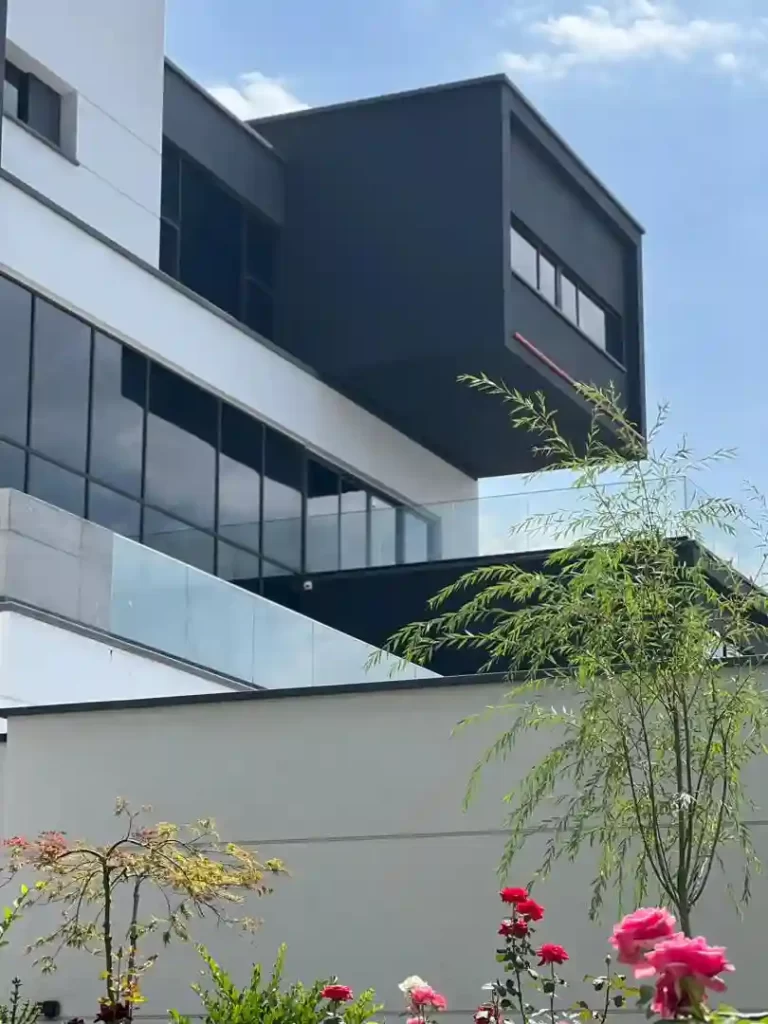 پروژه شیشه ای ویلای افس دماوند | تسکو